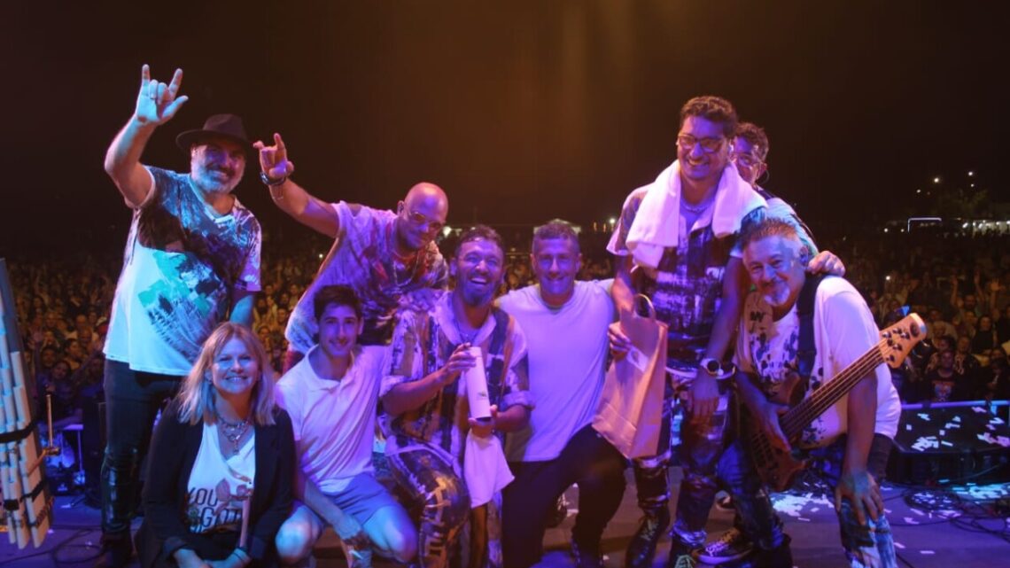 PILA: Miles de personas convirtieron en una verdadera fiesta los festejos por el aniversario de la localidad PILA: Miles de personas convirtieron en una verdadera fiesta los festejos por el aniversario de la localidad