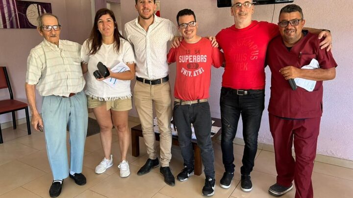 CASTELLI: comenzó la entrega gratuita de anteojos a más de 400 vecinos