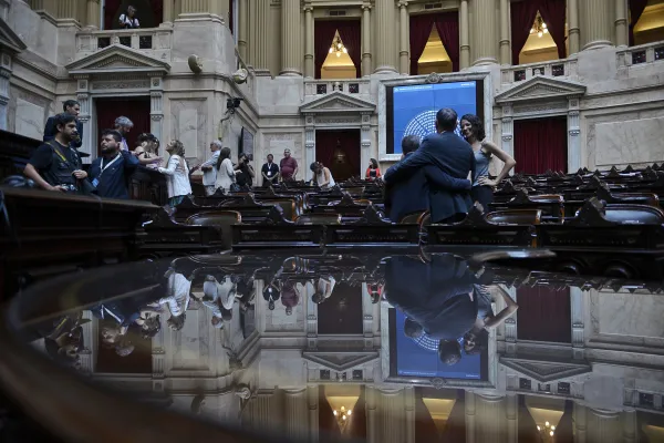 Diputados aprobó la Ley Ómnibus en general Diputados aprobó la Ley Ómnibus en general