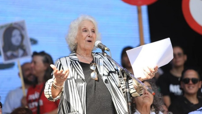 Un fiscal denunció a Estela de Carlotto por sus dichos contra Milei: la acusó de “alzamiento” y “amenaza de rebelión”