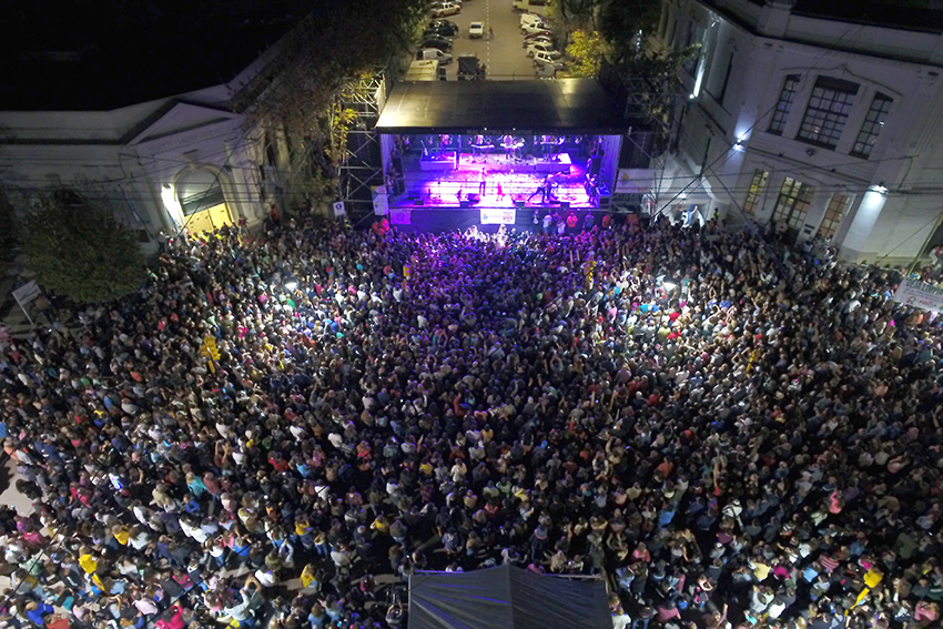 SALADILLO: 13.000 galletas gigantes en la Fiesta de la Galleta de Piso