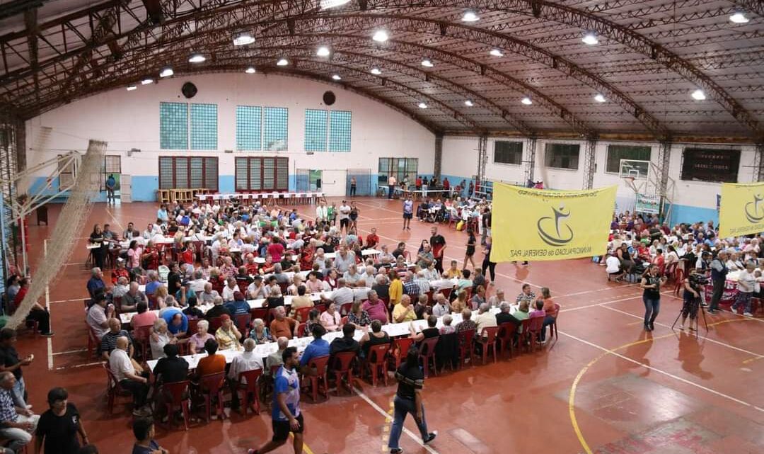 Felices como chicos: En Ranchos adultos mayores disfrutaron de 19° Encuentro Regional