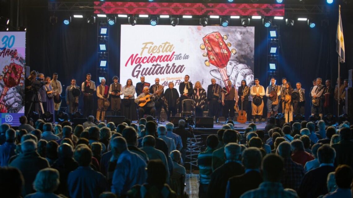 DOLORES: El Municipio ahorró 63% en la Fiesta de la Guitarra respecto al año anterior DOLORES: El Municipio ahorró 63% en la Fiesta de la Guitarra respecto al año anterior