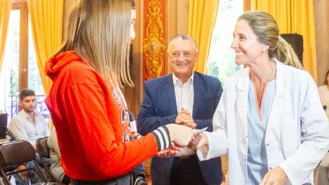 LAS FLORES: Se puso en marcha el programa de becas para estudiantes de Medicina LAS FLORES: Se puso en marcha el programa de becas para estudiantes de Medicina
