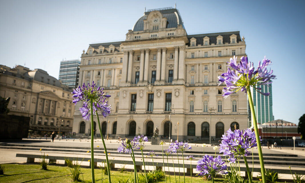 El Gobierno anunció que le cambiará el nombre al Centro Cultural Kirchner El Gobierno anunció que le cambiará el nombre al Centro Cultural Kirchner