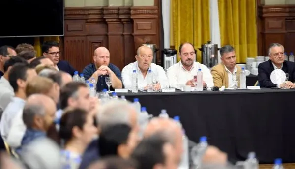 Encuentro anti-motosierra: Intendentes de la UCR, PRO y PJ de la Quinta Sección se encontraran este lunes Encuentro anti-motosierra: Intendentes de la UCR, PRO y PJ de la Quinta Sección se encontraran este lunes