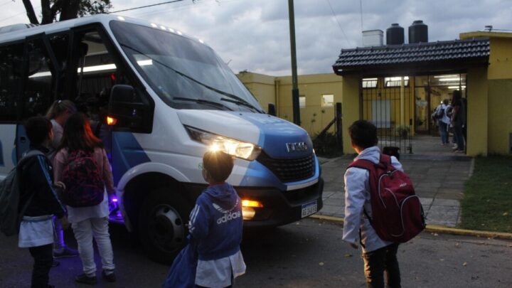 PILA: Comenzó a funcionar por segundo año consecutivo el transporte escolar para alumnos de escuelas primarias