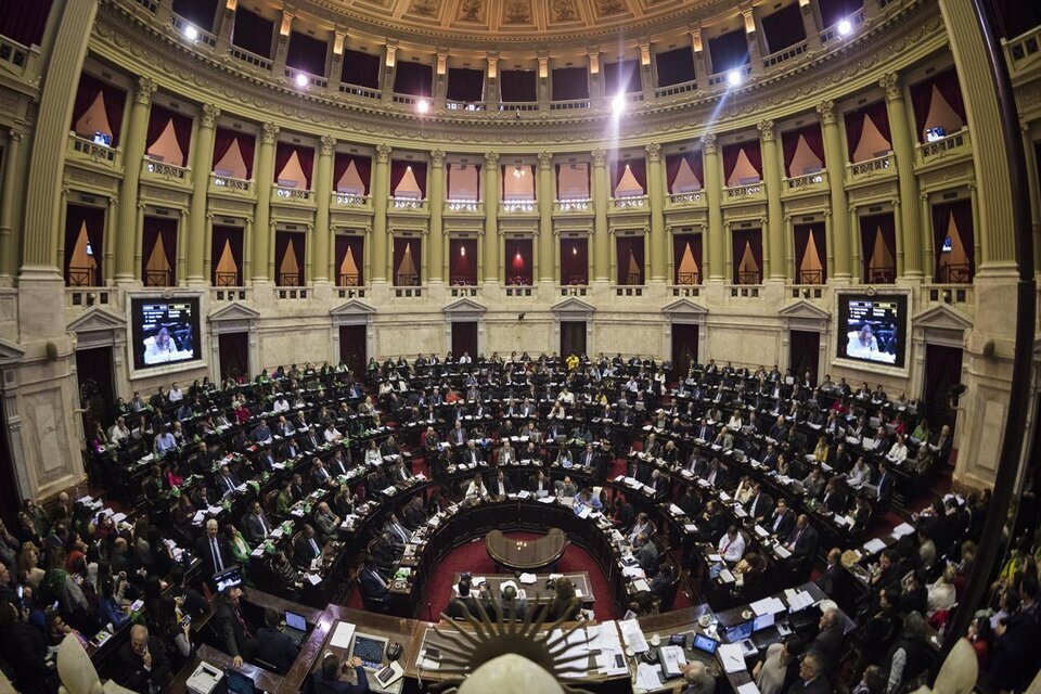 Se aprobó la Ley Bases: quiénes votaron a favor y quiénes en contra Se aprobó la Ley Bases: quiénes votaron a favor y quiénes en contra