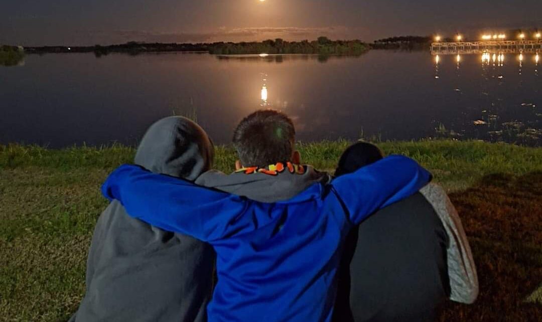 La base de campamento de Castelli ya tuvo sus primeros visitantes