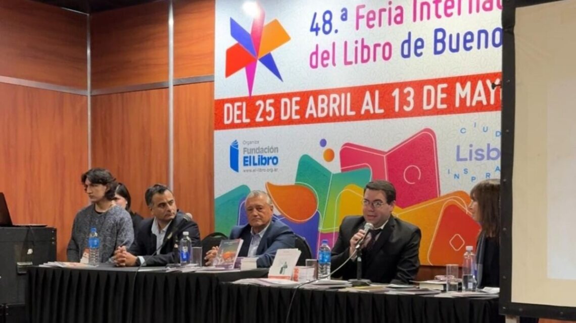 Las Flores presentó en la Feria del Libro el concurso nacional “Adolfo Bioy Casares” Las Flores presentó en la Feria del Libro el concurso nacional “Adolfo Bioy Casares”