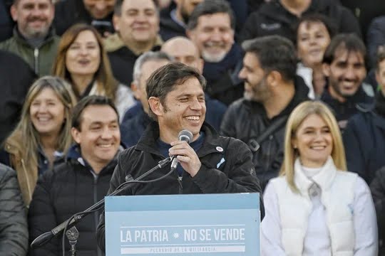 Sin La Cámpora, Kicillof consolida su liderazgo como opositor a Milei