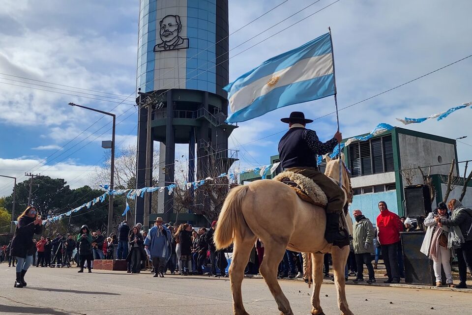 VILLA GESELL: Emotivo festejo por la Revolución de Mayo