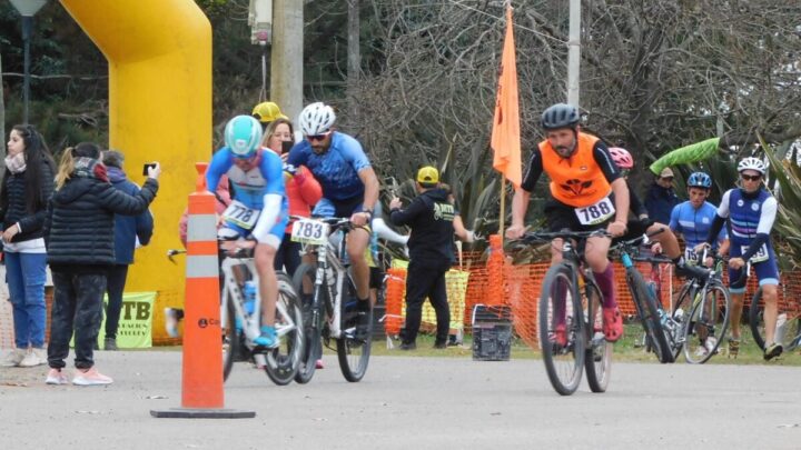 LAS FLORES: Con gran concurrencia se efectuó el Duatlón Sprint en Rosas 