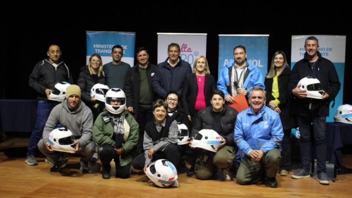 Jornada de concientización y entrega de cascos en Pila