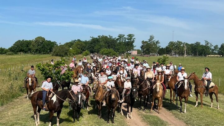 Castelli: Una cabalgata llena de historia y tradiciones