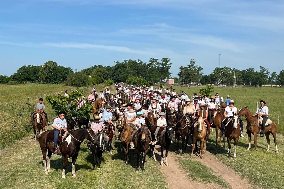 Castelli: Una cabalgata llena de historia y tradiciones