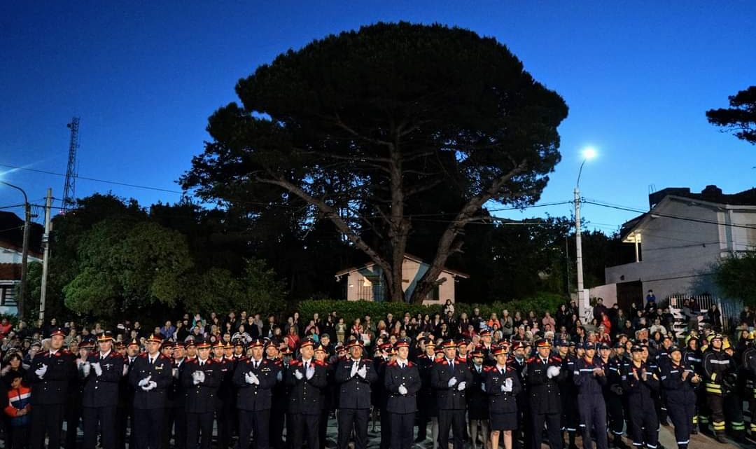 Emotivo acto por el 55° aniversario de los Bomberos Voluntarios de Villa Gesell