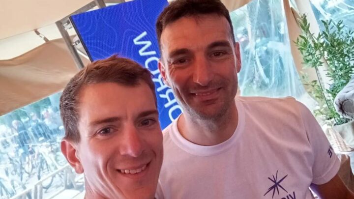Foto entre campeones: El ranchero Sergio Fredes se quedó con la Gran Fondo 7 Lagos