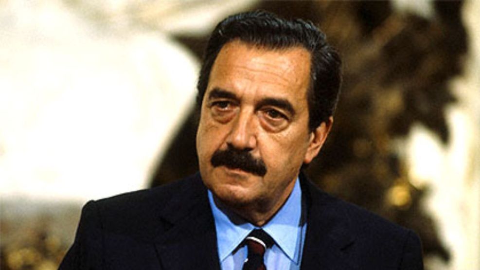 Echarren pidió defender a Alfonsín y a la democracia y se anticipó al radicalismo Echarren pidió defender a Alfonsín y a la democracia y se anticipó al radicalismo