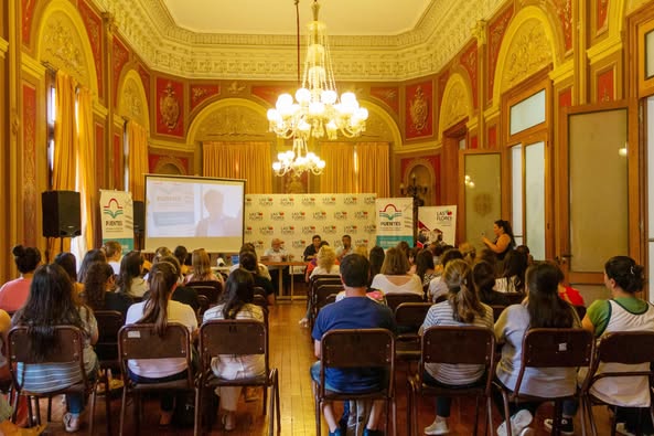 Licenciatura en Educación y Cultura Digital: Nueva carrera en Las Flores Licenciatura en Educación y Cultura Digital: Nueva carrera en Las Flores