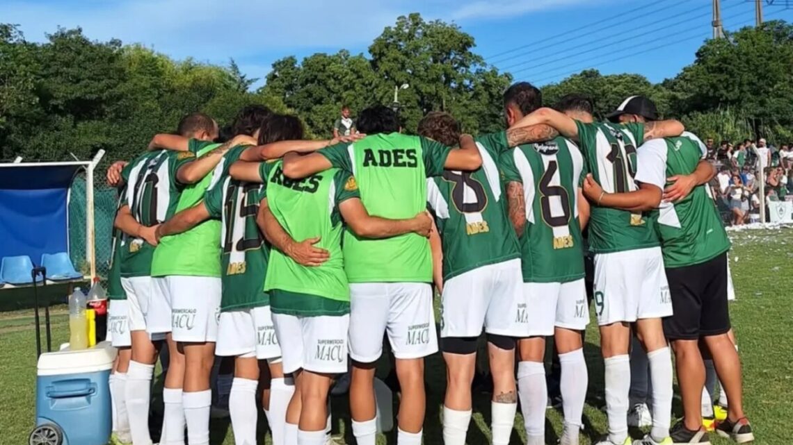 El Salado no pudo en los penales y Napoli gritó campeón. El verde ya piensa en la Recopa El Salado no pudo en los penales y Napoli gritó campeón. El verde ya piensa en la Recopa