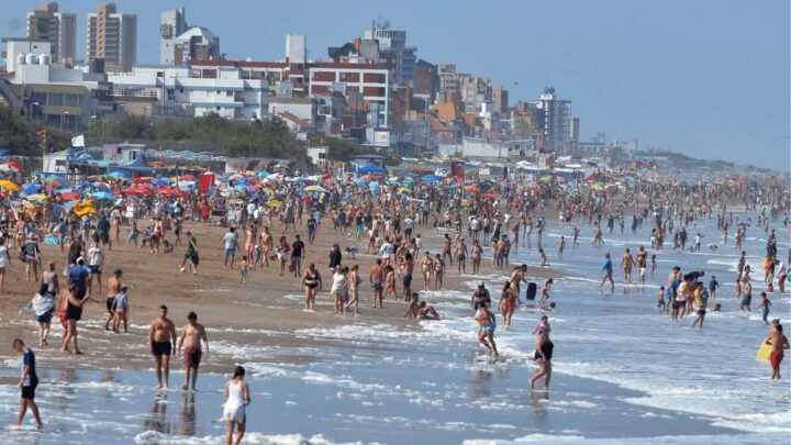 Villa Gesell celebra su 93° aniversario y la apertura de la temporada 2025