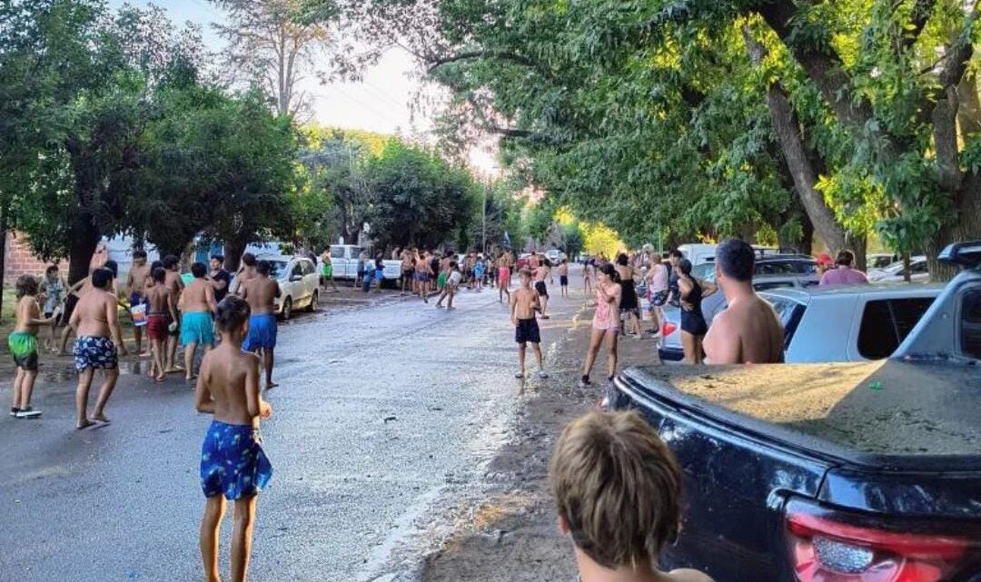 Guerra de bombuchas, el éxito del verano belgranense Guerra de bombuchas, el éxito del verano belgranense