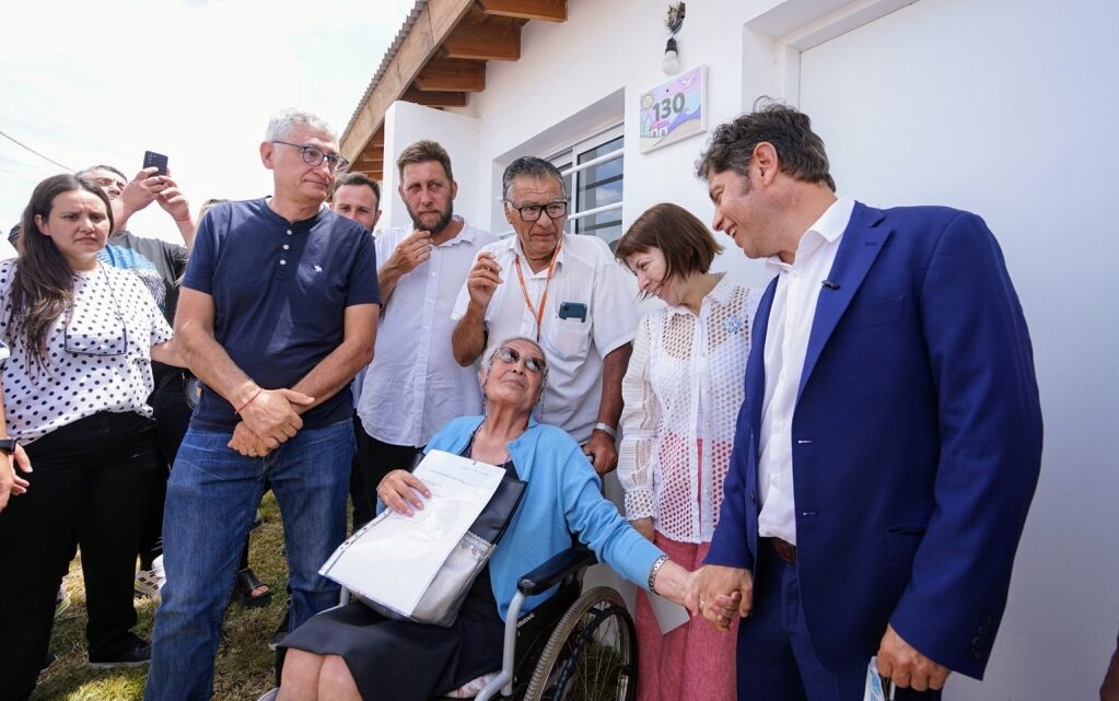 Kicilof entregó viviendas en Villa Gesell y se inauguro la nueva Casa de Abrigo