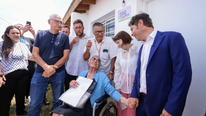 Kicilof entregó viviendas en Villa Gesell y se inauguro la nueva Casa de Abrigo