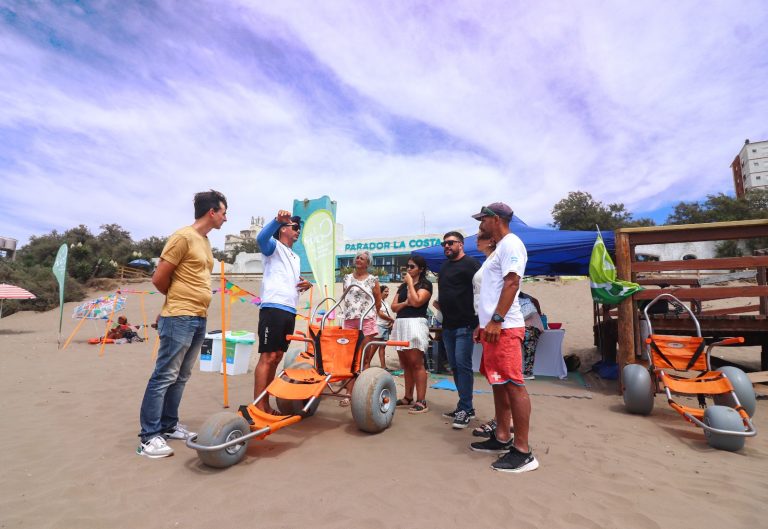 LA COSTA: Sillas Anfibias Municipales al Servicio de la Comunidad