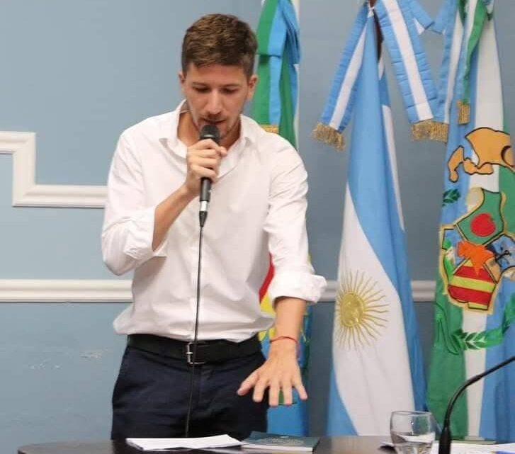 CASTELLI: Hernán Carullo juro como intendente interino de la ciudad CASTELLI: Hernán Carullo juro como intendente interino de la ciudad