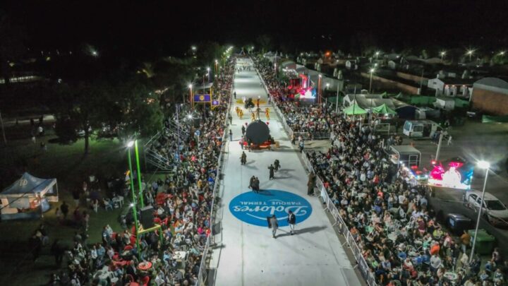 Dolores vivió otra gran noche del Carnaval del Sol
