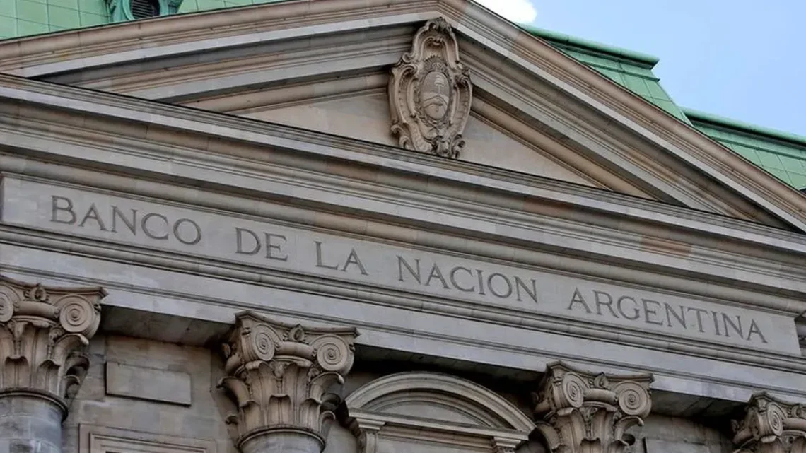 El Gobierno transformó al Banco Nación en una Sociedad Anónima El Gobierno transformó al Banco Nación en una Sociedad Anónima