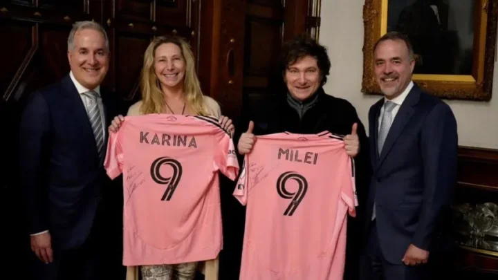 “Con cariño”: la dedicatoria de Messi en la camiseta del Inter Miami que le regalaron a Milei