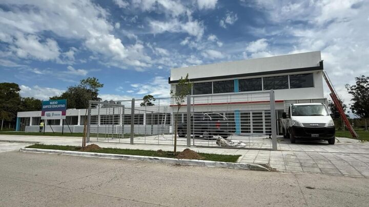 CASTELLI: Kicillof inaugura el nuevo edificio de la Escuela Secundaria