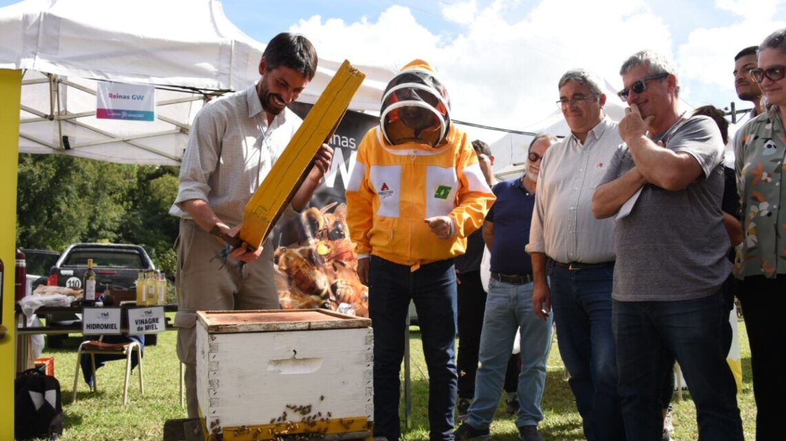 Exitoso 8° Encuentro Nacional de Criadores de Abejas Reina y la 1° Expo Apícola internacional