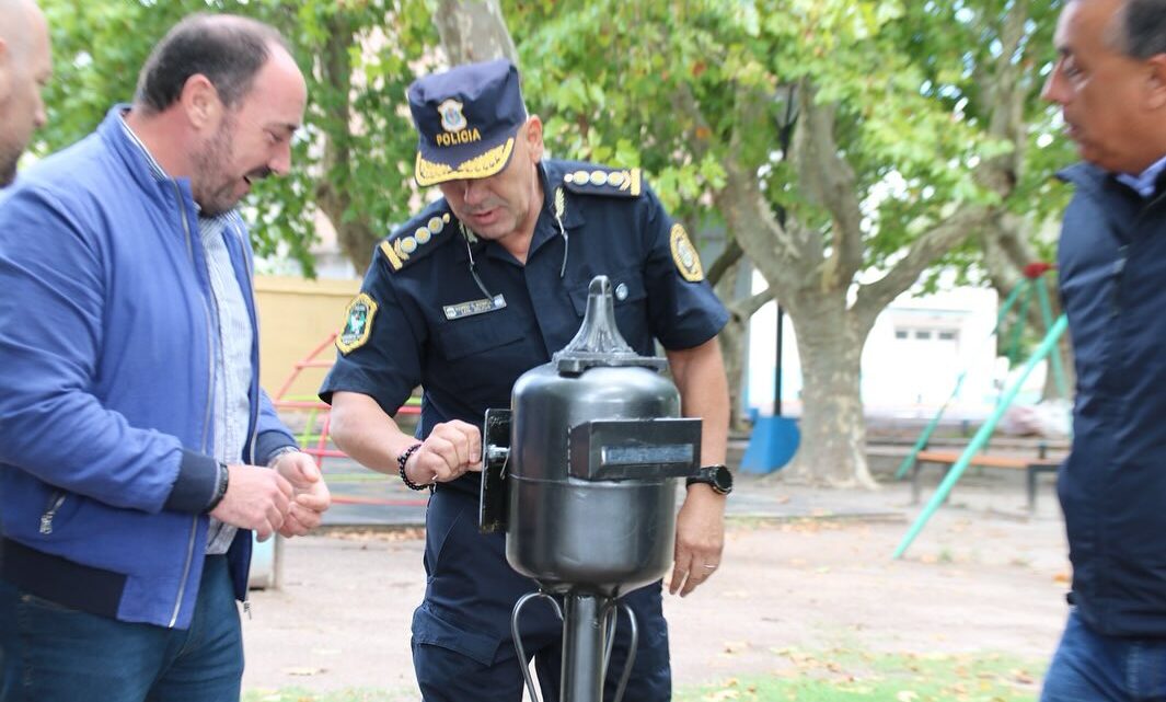 Ranchos presentó un buzón de denuncias anónimas e inauguró una base de investigaciones de drogas ilícitas Ranchos presentó un buzón de denuncias anónimas e inauguró una base de investigaciones de drogas ilícitas