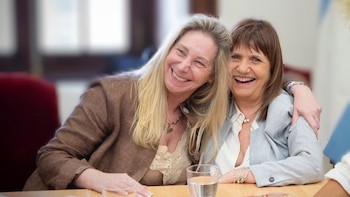 De presidenta del PRO a Libertaria sin escalas: Patricia Bullrich se afiliará hoy a LLA De presidenta del PRO a Libertaria sin escalas: Patricia Bullrich se afiliará hoy a LLA