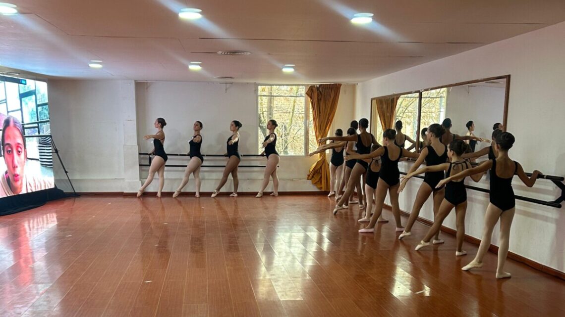 Danza y emoción: alumnas del Taller Municipal junto a la Fundación Julio Bocca Danza y emoción: alumnas del Taller Municipal junto a la Fundación Julio Bocca