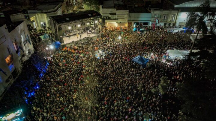 La Torta Más Rica y la Multitud Más Grande: Fiesta Inolvidable en Dolores