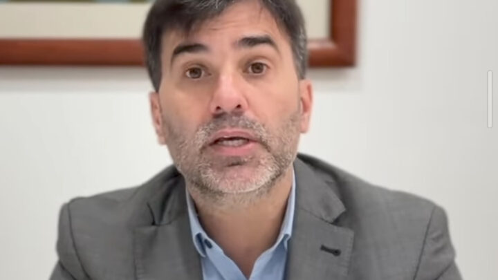 “Hay que cumplir”: el intendente de Castelli pidió que paguen las cuotas de las casas