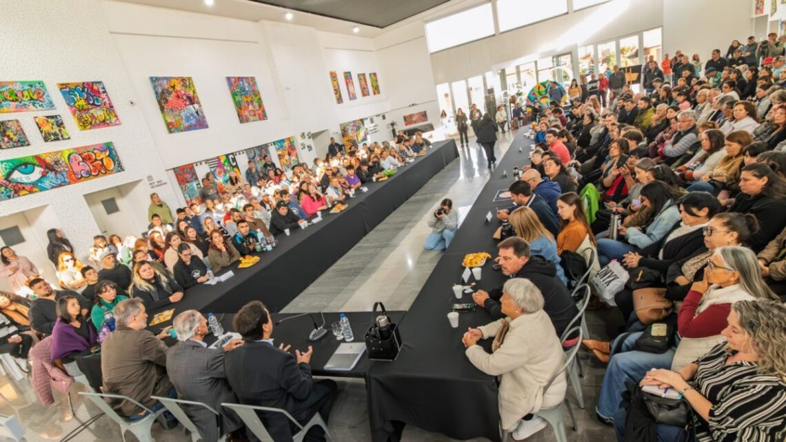 La Costa puso en marcha el Consejo Económico Productivo para fortalecer la economía local La Costa puso en marcha el Consejo Económico Productivo para fortalecer la economía local
