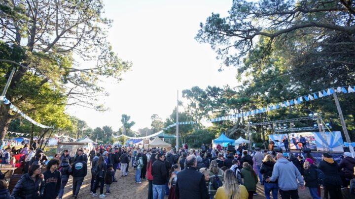 Turistas de todo el país eligieron Villa Gesell en el finde largo y disfrutaron La Criolla