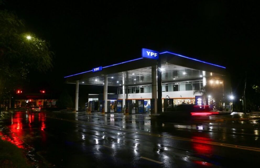 Cargás de madrugada y pagás menos: el plan de YPF que arranca en julio Cargás de madrugada y pagás menos: el plan de YPF que arranca en julio