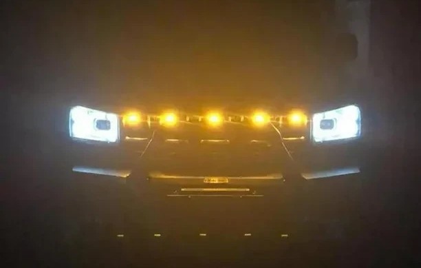 Las camionetas que se pegan a la cola de los autos y presionan con luces: una conducta peligrosa que crece Las camionetas que se pegan a la cola de los autos y presionan con luces: una conducta peligrosa que crece