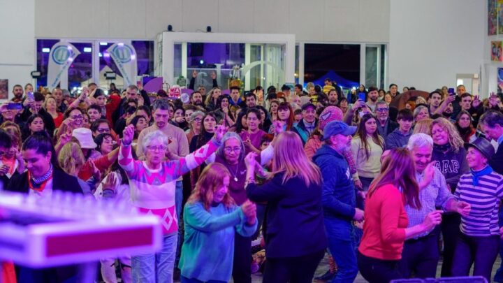 El sabor del invierno: La Costa brilló con la Fiesta del Alfajor Costero