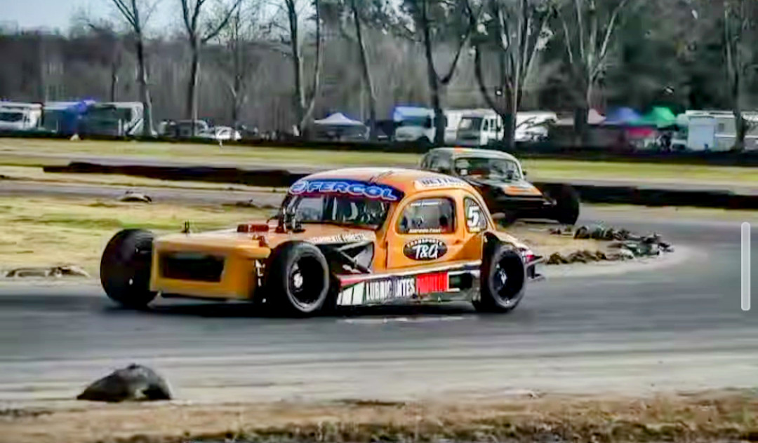 BELGRANO: Tremendo espectáculo del TC Bonaerense en un autódromo explotado BELGRANO: Tremendo espectáculo del TC Bonaerense en un autódromo explotado