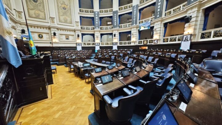 Fuerza Patria afina el lápiz en la Quinta: pulseadas y nombres por la Legislatura