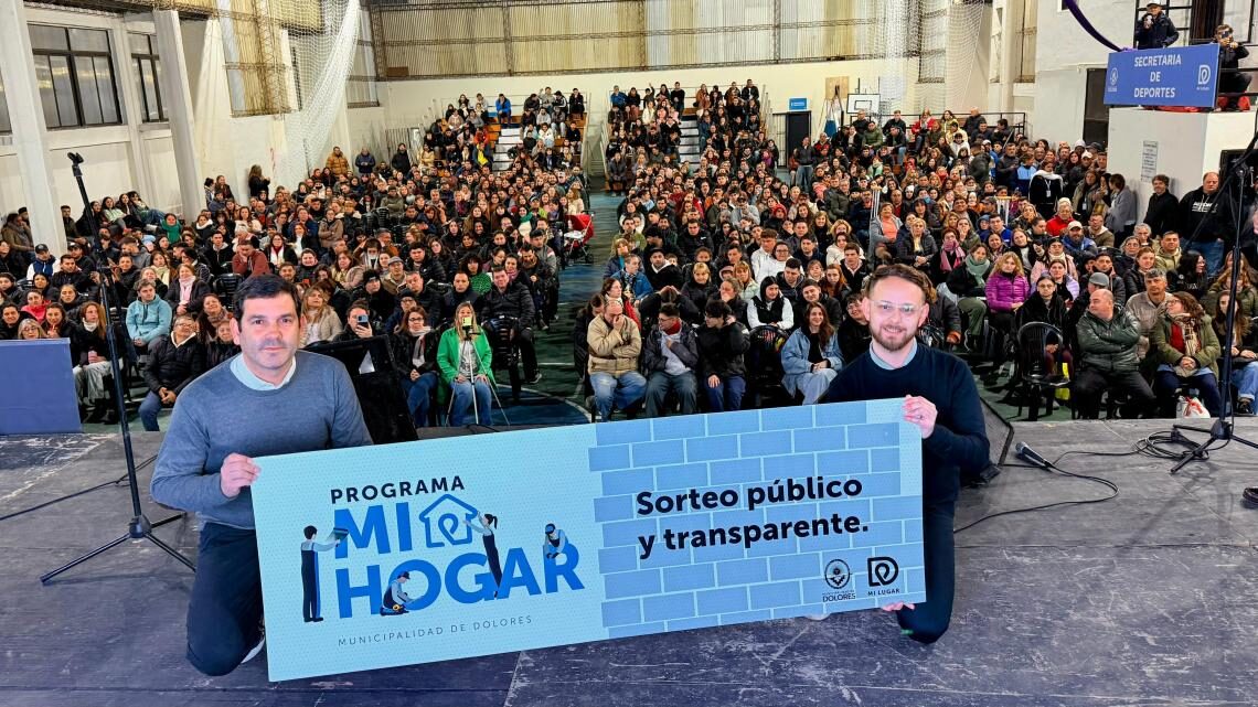 Dolores: 400 familias accedieron a terrenos del Programa “Mi Hogar” Dolores: 400 familias accedieron a terrenos del Programa “Mi Hogar”