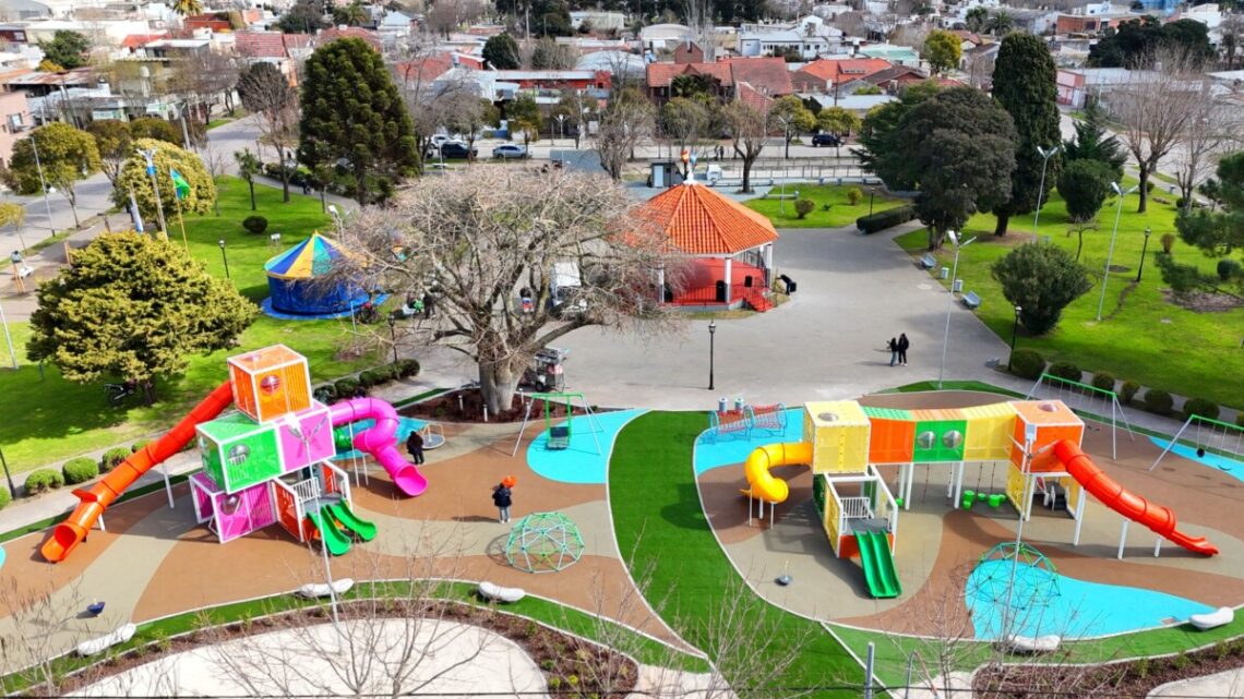Dolores renueva su corazón: juegos nuevos y la glorieta histórica vuelven a brillar en plaza moreno Dolores renueva su corazón: juegos nuevos y la glorieta histórica vuelven a brillar en plaza moreno